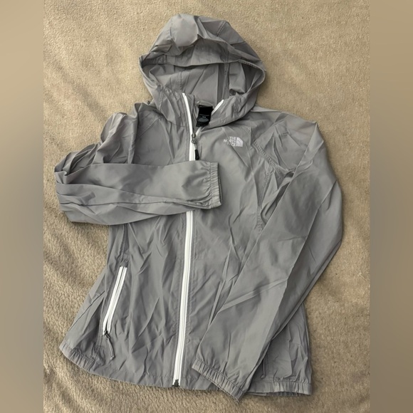 The North Face Quest DryVent Hooded Waterproof Mesh Lined Jacket  Gray Women Med - Picture 4 of 9